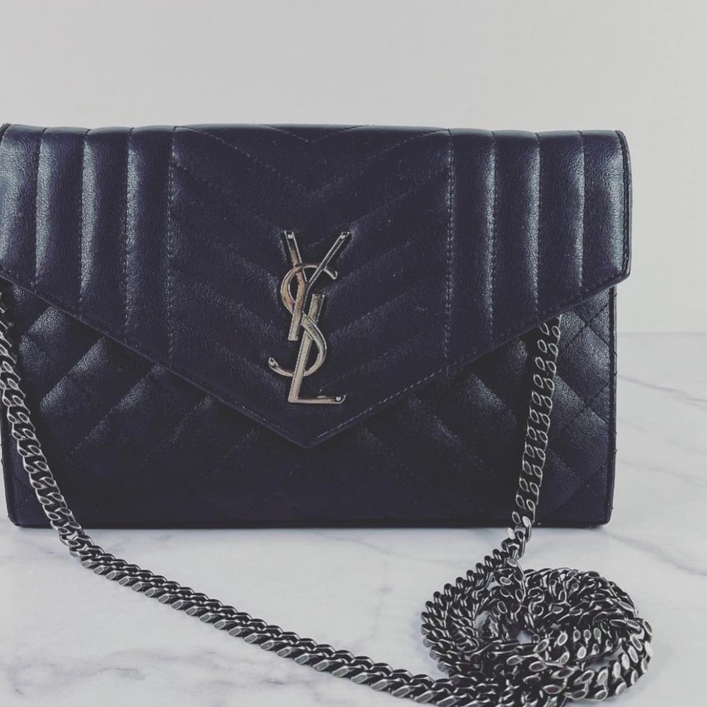 Tri quilted leather wallet on a chain bag Saint Laurent black
